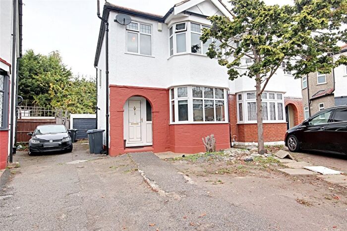 3 Bedroom Semi-detached House For Sale In Herrongate Close, Enfield, EN1