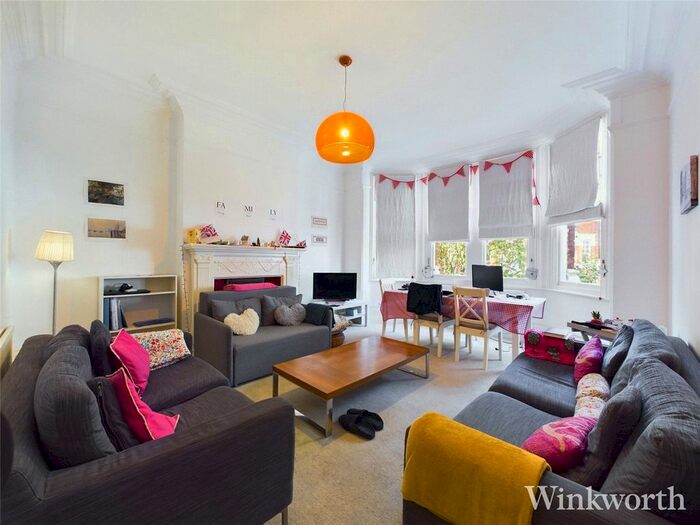 4 Bedroom Flat To Rent In Woodgrange Avenue, London, Ealing, W5