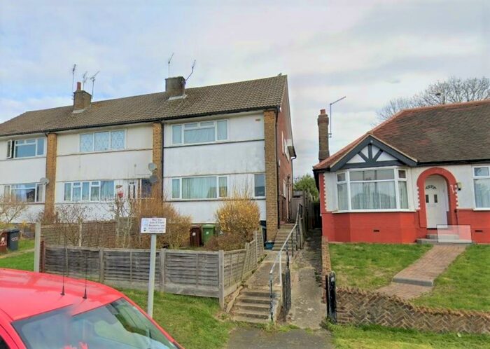 2 Bedroom Apartment To Rent In Mutton Lane, Potters Bar, EN6