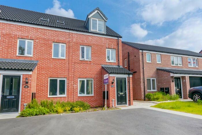 3 Bedroom End Of Terrace House To Rent In Peregrine Gardens, Clipstone Village, Mansfield, NG21