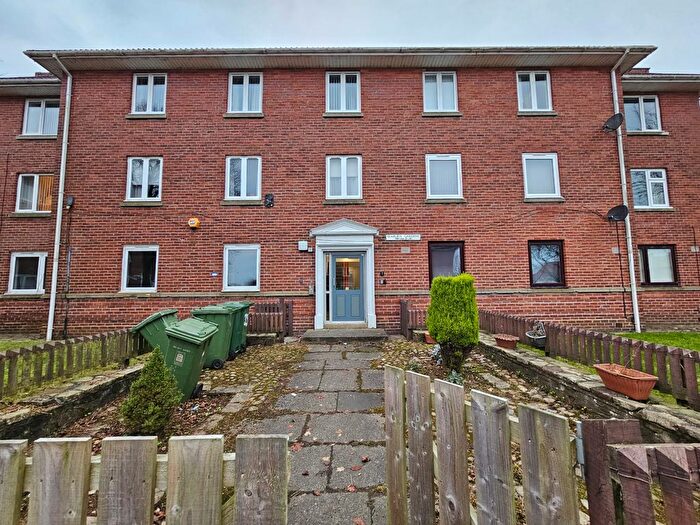 3 Bedroom Flat To Rent In Seaburn Gardens, Gateshead, NE9