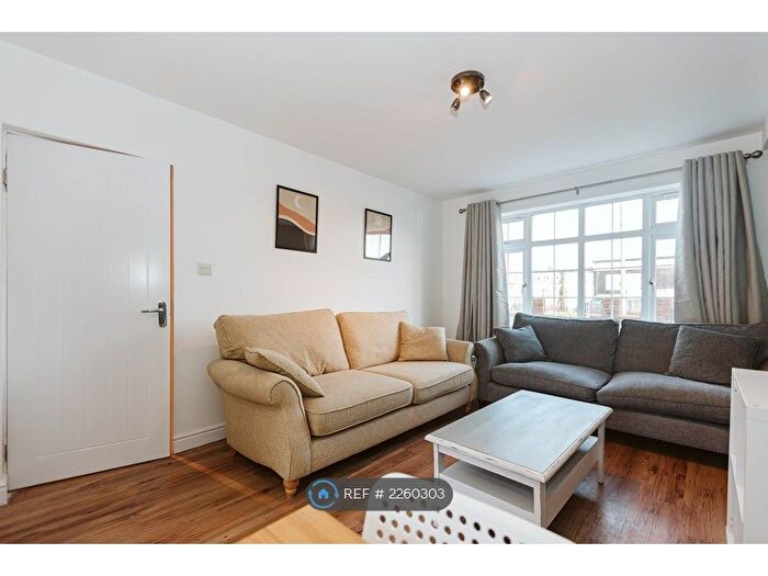 6 Bedroom Detached House To Rent In Cameron Walk, Bristol, BS7