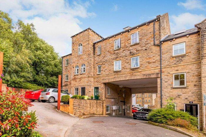 4 Bedroom Flat For Sale In Woodcote Fold, Oakworth, Keighley, BD22