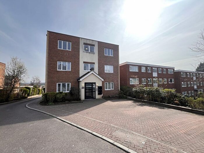 2 Bedroom Flat For Sale In Green Lane, Chessington, Surrey., KT9