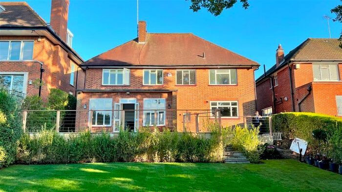 4 Bedroom Detached House To Rent In Church Mount, London, N2