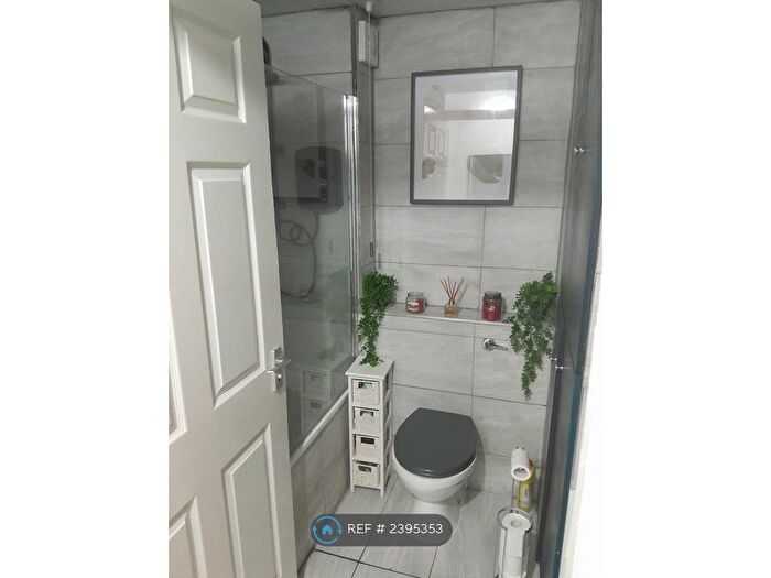 1 Bedroom Flat To Rent In Lower Furney Close, High Wycombe, HP13