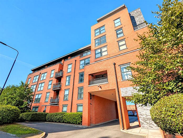 2 Bedroom Apartment For Sale In Millennium House, Chester Road, Manchester, M16