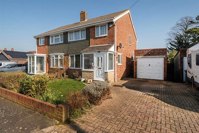 3 Bedroom Semi-Detached House For Sale In Castle View Road, Portchester, PO16