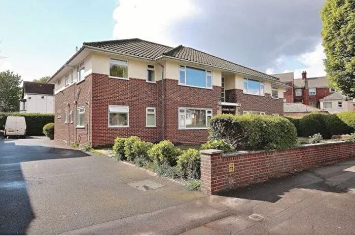 2 Bedroom Flat To Rent In Chessel Avenue, Bournemouth, BH5