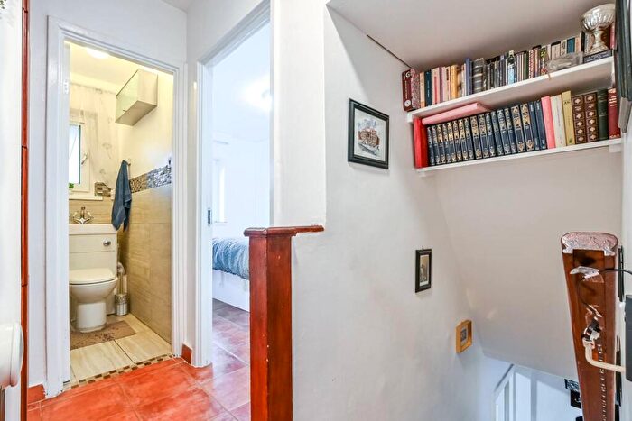 2 Bedroom Flat For Sale In Rotherfield Street, East Canonbury, London, N1