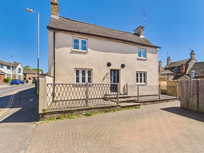 2 Bedroom Terraced House For Sale In East Street, Stamford, PE9