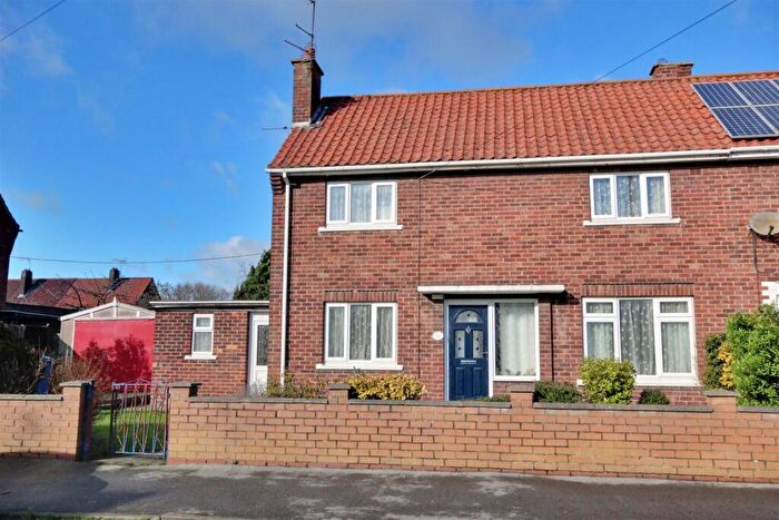 3 Bedroom Semi Detached House For Sale In Crathorne Road, Beverley, HU17