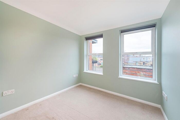 2 Bedroom Flat To Rent In Coombe Lane, London, SW20