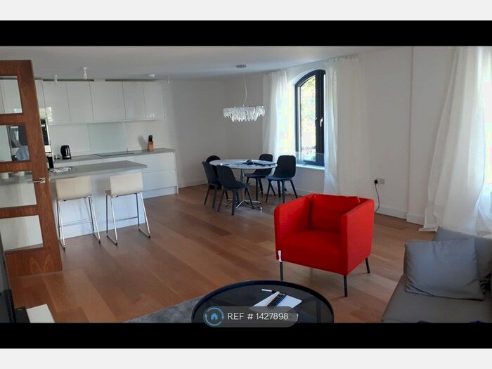 2 Bedroom Flat To Rent In Shad Thames, London, SE16