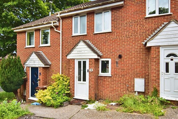 2 Bedroom Terraced House For Sale In Silverbank, Chatham, Kent, ME5