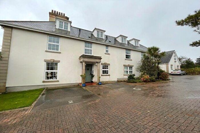 2 Bedroom Flat To Rent In Manor Close, St. Ives, TR26