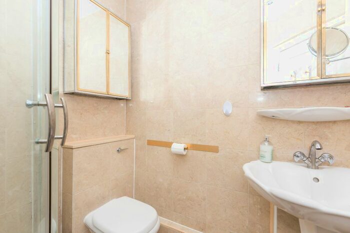 2 Bedroom Flat For Sale In Hans Road, London, SW3