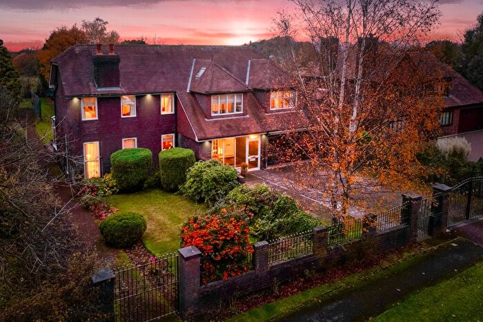 4 Bedroom Detached House For Sale In Bowlacre Road, Gee Cross, Hyde, SK14