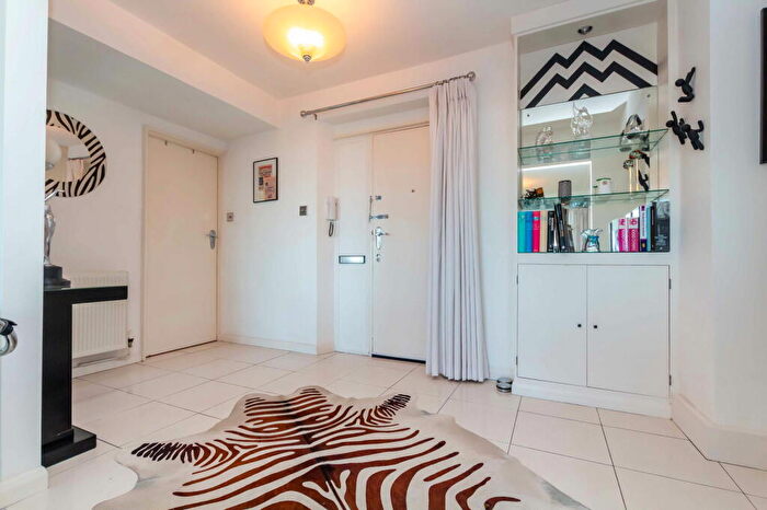 2 Bedroom Flat For Sale In Viceroy Court, Lord Street, Southport, PR8