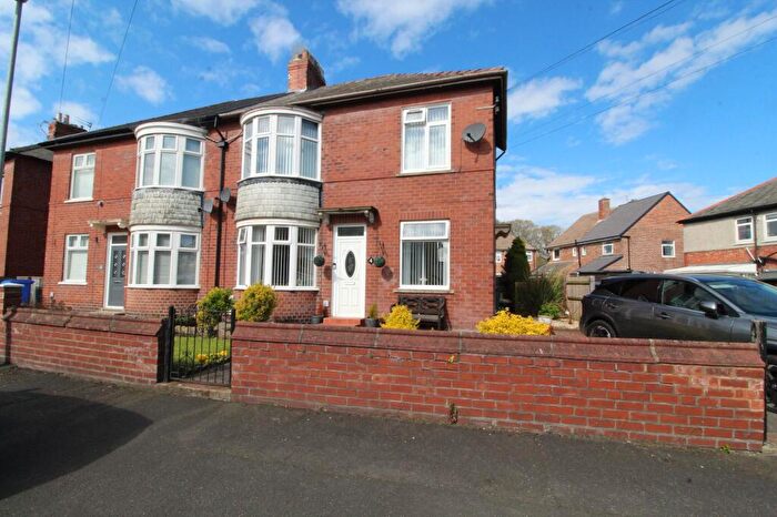 2 Bedroom Flat For Sale In Broadway Crescent, Blyth, NE24