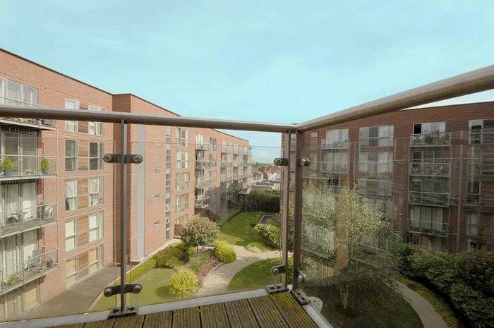 2 Bedroom Property To Rent In The Heart, Walton-on-thames, KT12