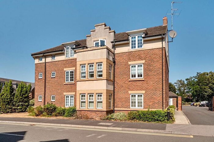 2 Bedroom Apartment For Sale In The Hawthorns, Flitwick, MK45