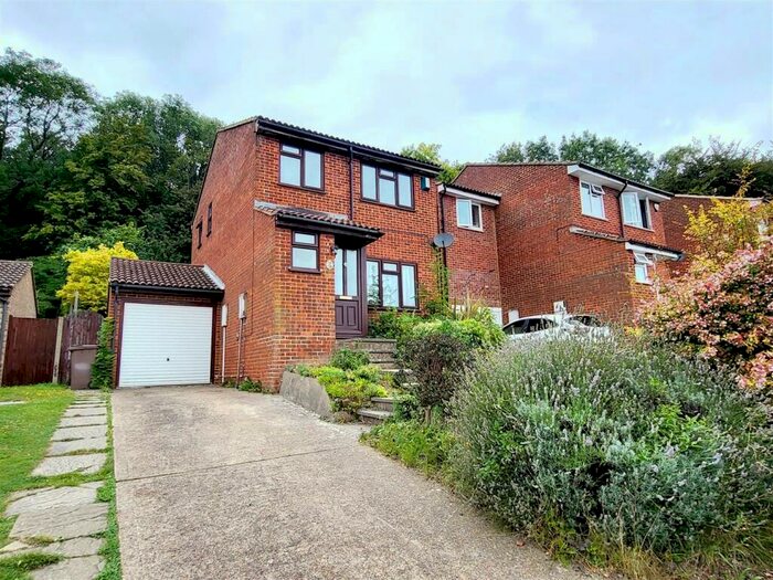 3 Bedroom Detached House To Rent In Ramillies Close, Chatham, ME5