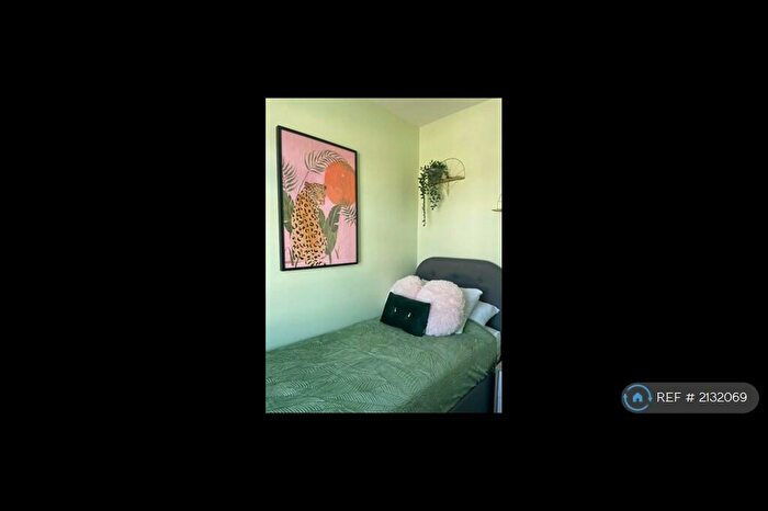 3 Bedroom Flat To Rent In Whitley Road, Whitley Bay, NE26