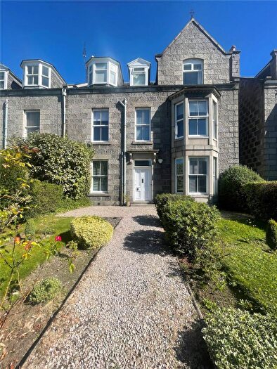 2 Bedroom Flat To Rent In Fountainhall Road, West End, Aberdeen, AB15