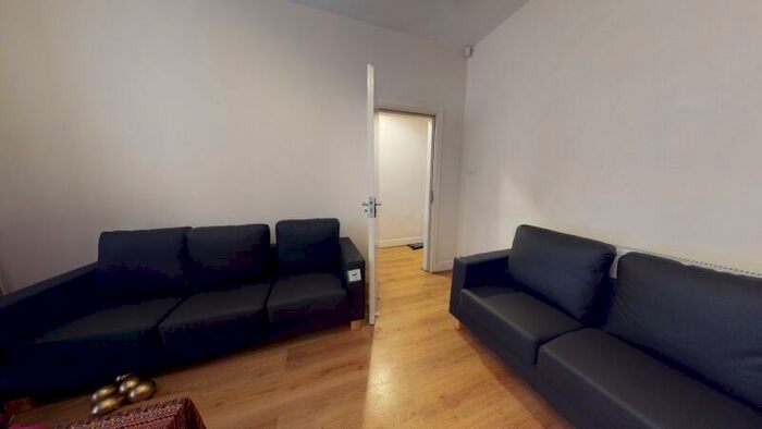 5 Bedroom Terraced House To Rent In Cardigan Road, Hyde Park, Leeds, LS6