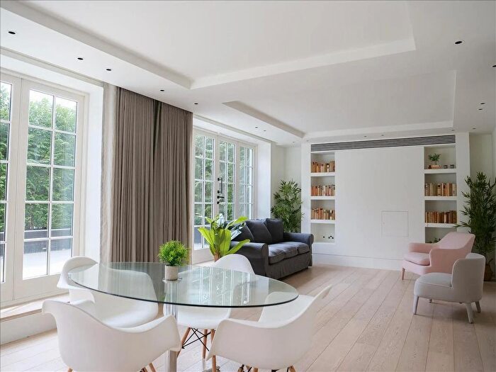 2 Bedroom Flat To Rent In Portobello Road, London, W11