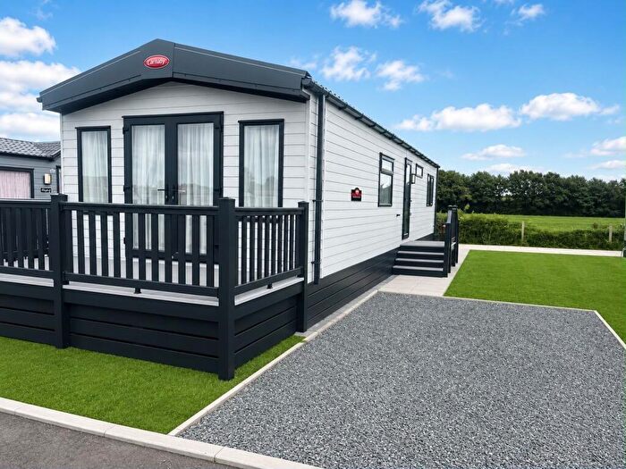 2 Bedroom Lodge For Sale In Spalford, Newark, NG23