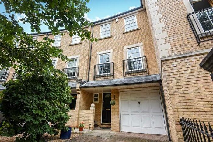 4 Bedroom Town House To Rent In The Crescent, Hmo Ready Sharers, OX4