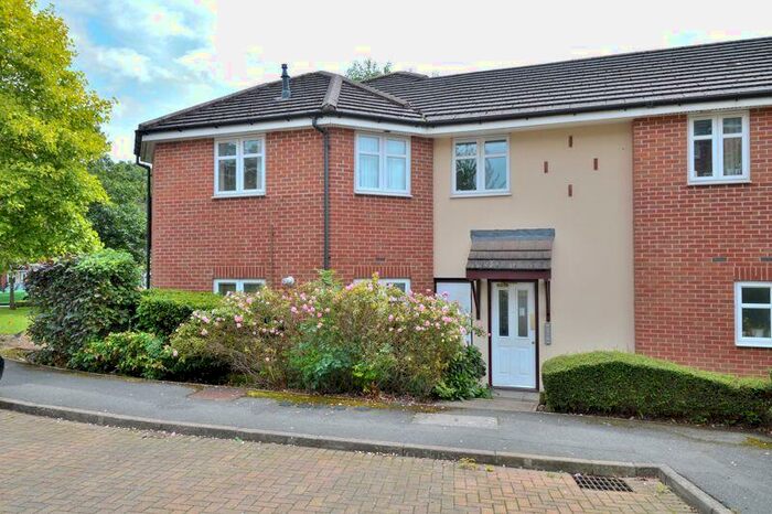 2 Bedroom Flat To Rent In Haunch Close, Kings Heath, Birmingham, B13