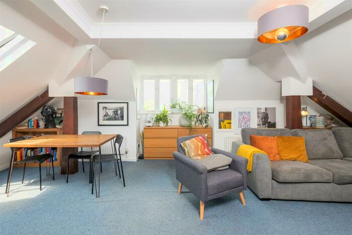 2 Bedroom Flat For Sale In Foundry Lane, Lewes, BN7