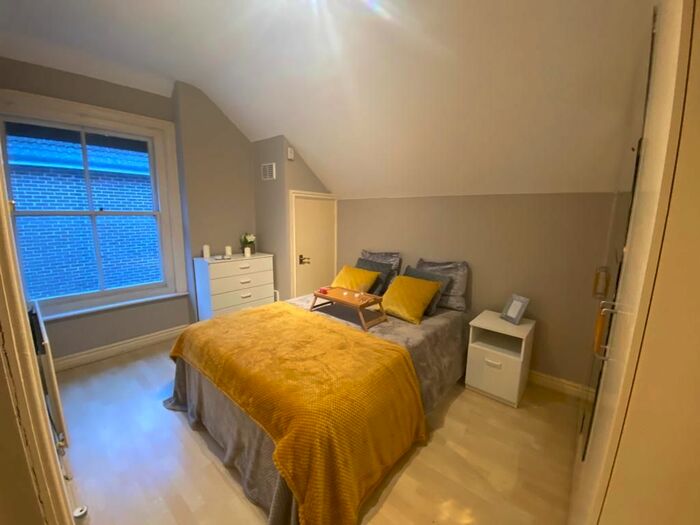 1 Bedroom Flat To Rent In Flat 13 Stately Court, Studley Road, Luton LU3