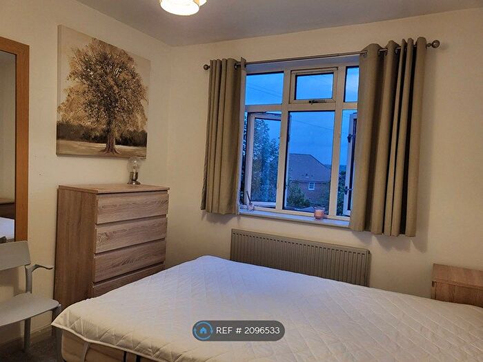 5 Bedroom Detached House To Rent In Delamere Road, Reading, RG6