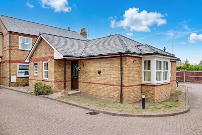 2 Bedroom Semi-Detached Bungalow For Sale In St. Neots Road, Eaton Ford, PE19
