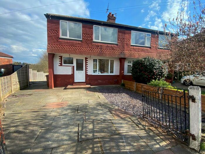 3 Bedroom Semi-Detached House To Rent In Hollyway, Manchester, M22