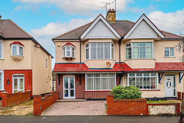 3 Bedroom Semi Detached House For Sale In Ambleside Drive, Southend-On-Sea, SS1