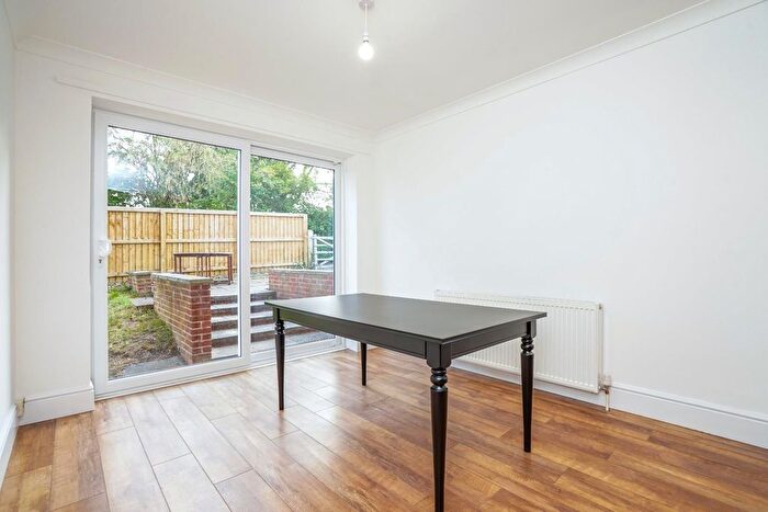 3 Bedroom Detached House For Sale In Barnsdale Estate, Castleford, WF10