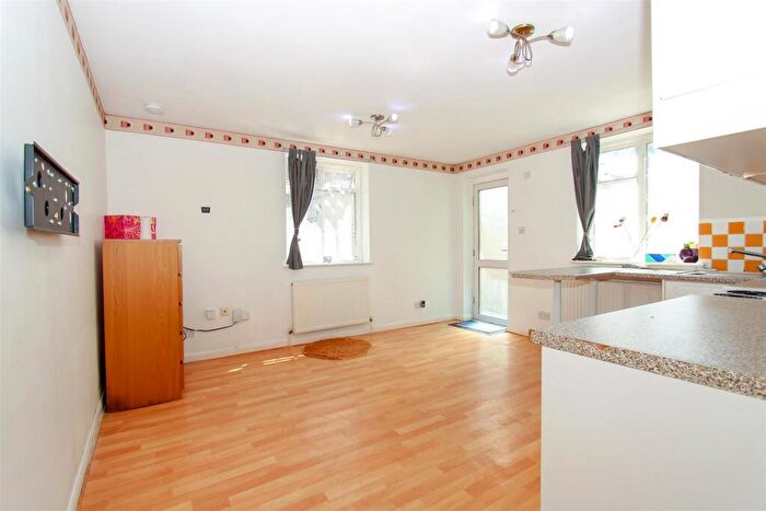 1 Bedroom Flat To Rent In Abbot Close, South Ruislip, HA4