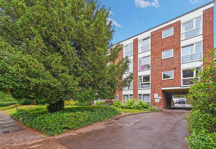 2 Bedroom Flat To Rent In Claremont Road, Surbiton, KT6