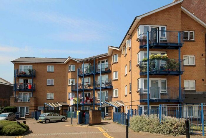 1 Bedroom Flat To Rent In Woodger Road, London W12