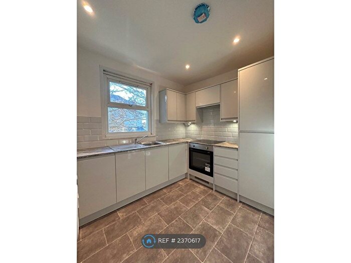 2 Bedroom Flat To Rent In Edmonton, London, N9