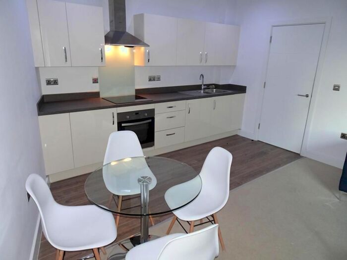 2 Bedroom Flat To Rent In Honduras Wharf, Summer Lane, B19