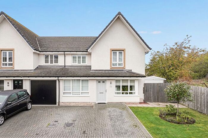 3 Bedroom Semi Detached House For Sale In Bonnybridge Drive, Newcraighall, Edinburgh, EH15