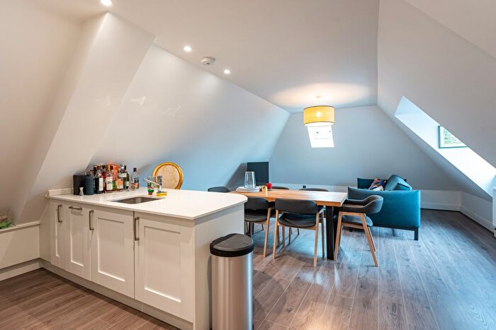 1 Bedroom Flat To Rent In The Gables, Cumnor Hill, Oxford, Oxfordshire, OX2