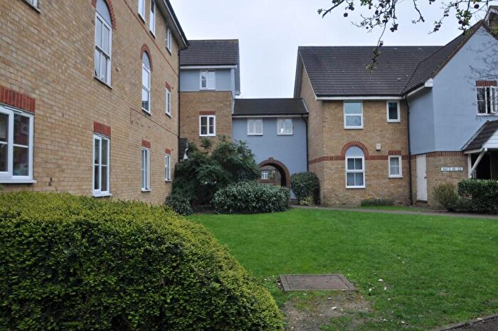 1 Bedroom Flat To Rent In Benfleet, Essex, SS7