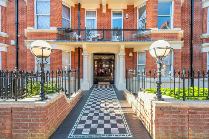 2 Bedroom Flat For Sale In Wymering Road, Maida Vale, London, W9